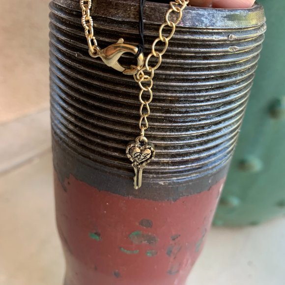 Betsey Johnson Necklace - Picture 4 of 7